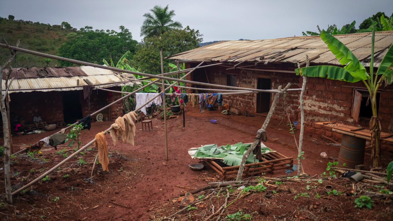 Progetto comunitario per la promozione di una scuola materna nel villaggio rurale di Batack, nell’ovest del Camerun.