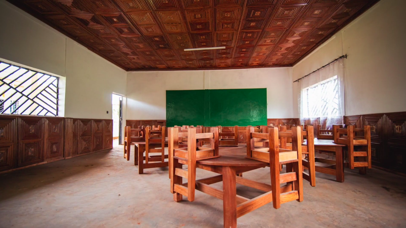 Progetto comunitario per la promozione di una scuola materna nel villaggio rurale di Batack, nell’ovest del Camerun.