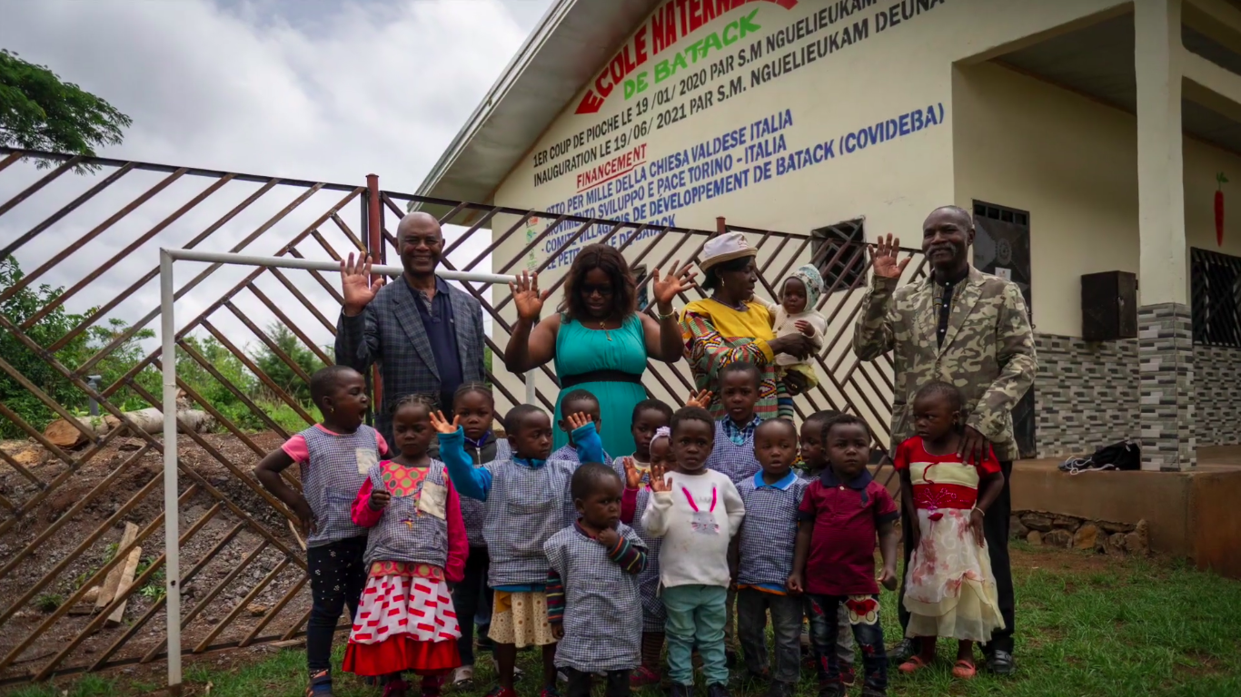 Progetto comunitario per la promozione di una scuola materna nel villaggio rurale di Batack, nell’ovest del Camerun.