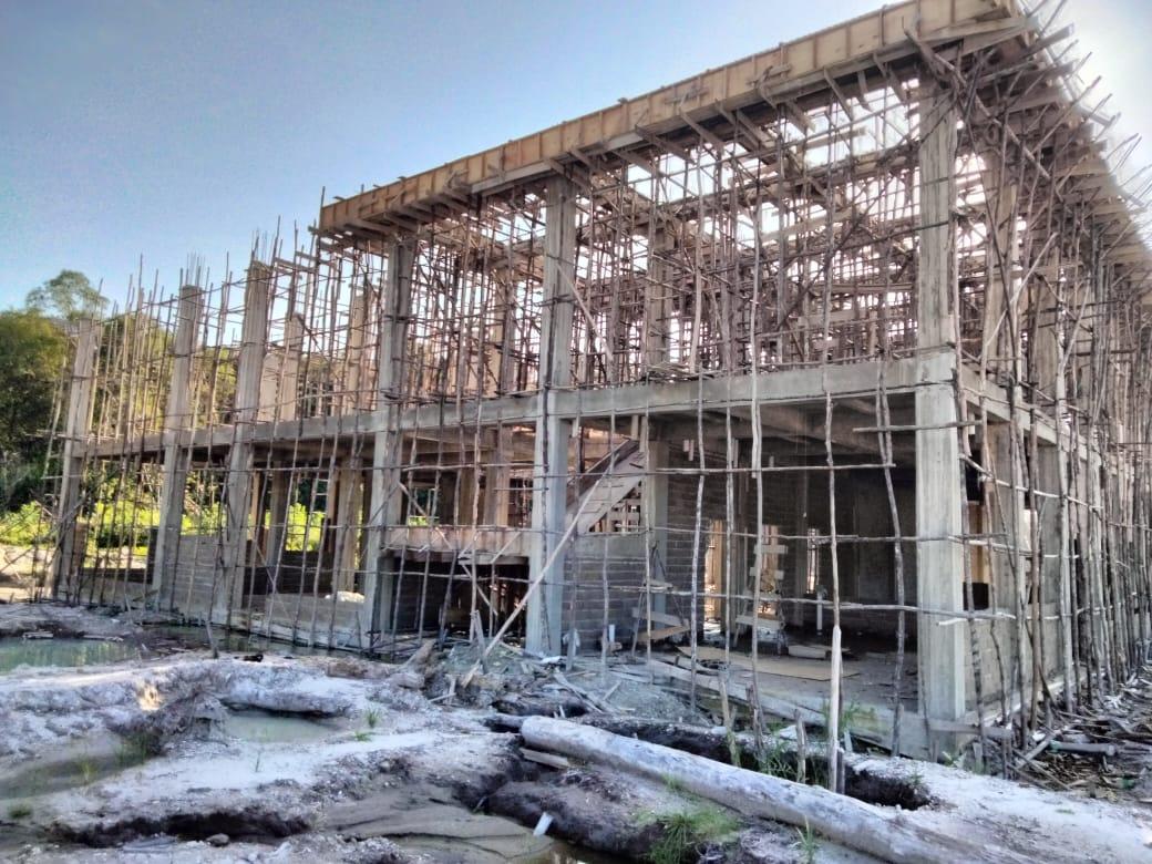 Costruzione e attrezzatura di una residenza per studenti indigenti a Balai Berkuak, in Indonesia, per favorire l’accesso all’istruzione.